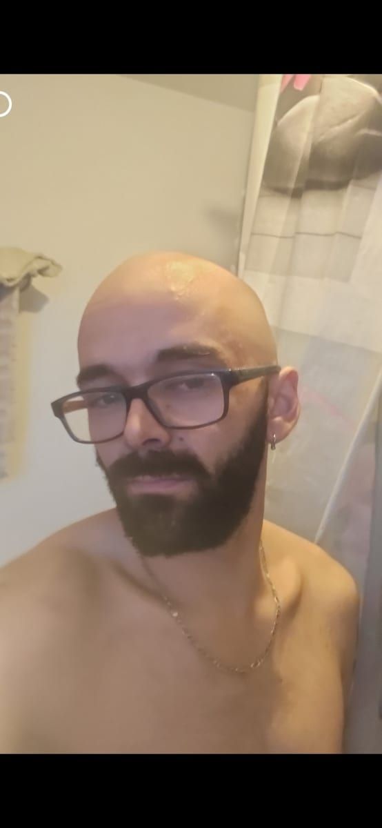 Farhane - Jeune gay à Hellsau Profil de Farhane, 39 ans, Jeune gay à Hellsau (Berne)