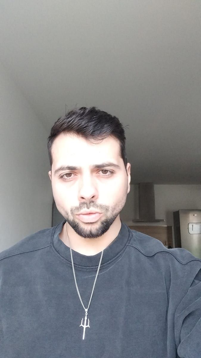 Gwennael - Jeune gay à Zell LU Profil de Gwennael, 44 ans, Jeune gay à Zell LU (Lucerne)