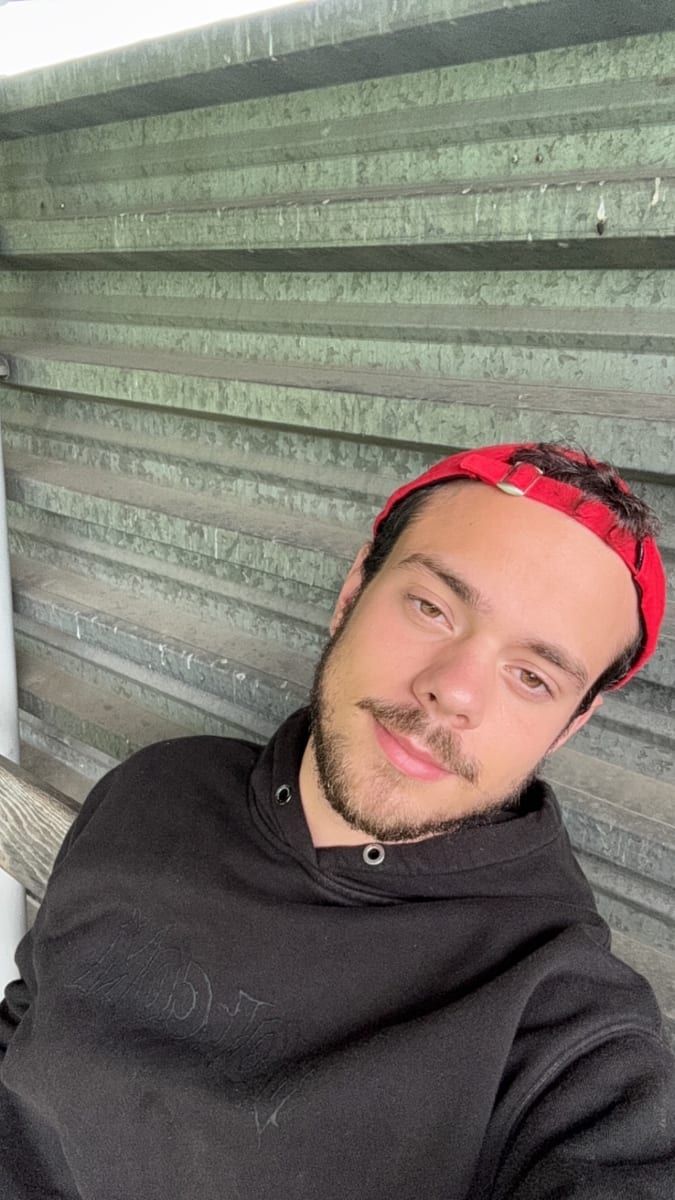 Eucher - Jeune gay à Sedrun Profil de Eucher, 39 ans, Jeune gay à Sedrun (Grisons)