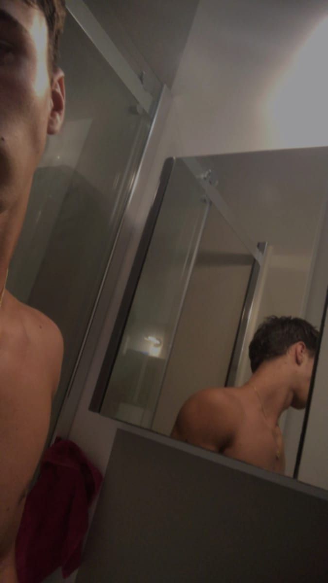 Alain - Jeune gay à Strada Profil de Alain, 28 ans, Jeune gay à Strada (Grisons)