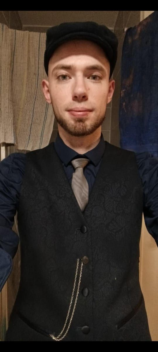 Adiel - Jeune gay à Lüen Profil de Adiel, 38 ans, Jeune gay à Lüen (Grisons)