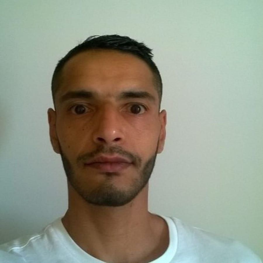 Orphee - Jeune gay à Aran Profil de Orphee, 36 ans, Jeune gay à Aran (Vaud)
