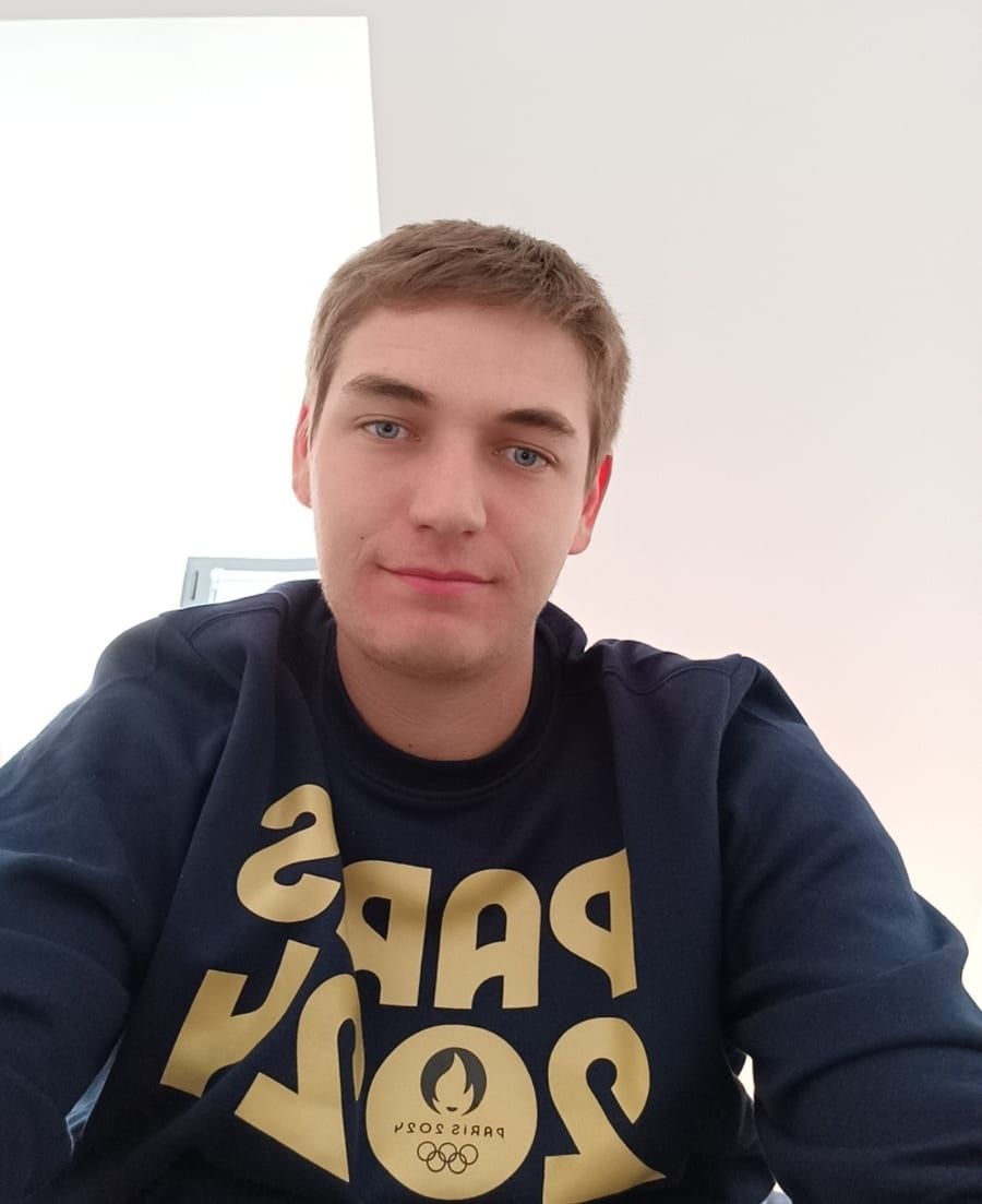 Chams - Jeune gay à Rabius Profil de Chams, 28 ans, Jeune gay à Rabius (Grisons)