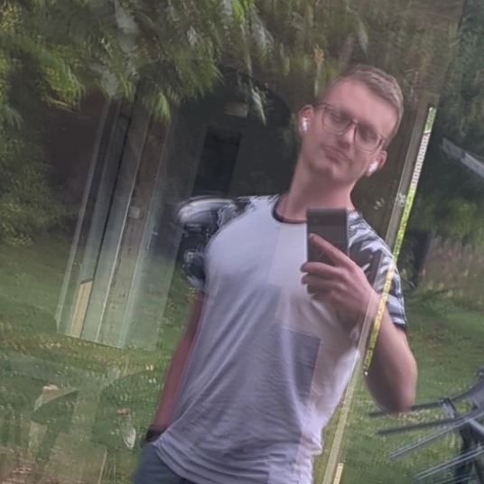Loïk - Jeune gay à Richenthal Profil de Loïk, 38 ans, Jeune gay à Richenthal (Lucerne)
