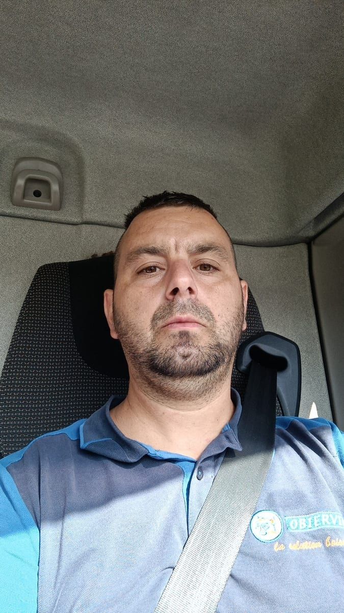 Brunel - Jeune gay à Surava Profil de Brunel, 40 ans, Jeune gay à Surava (Grisons)