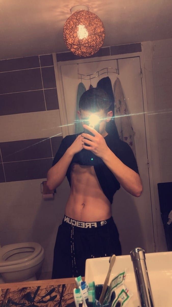 Boussif - Jeune gay à Wassen UR Profil de Boussif, 24 ans, Jeune gay à Wassen UR (Uri)