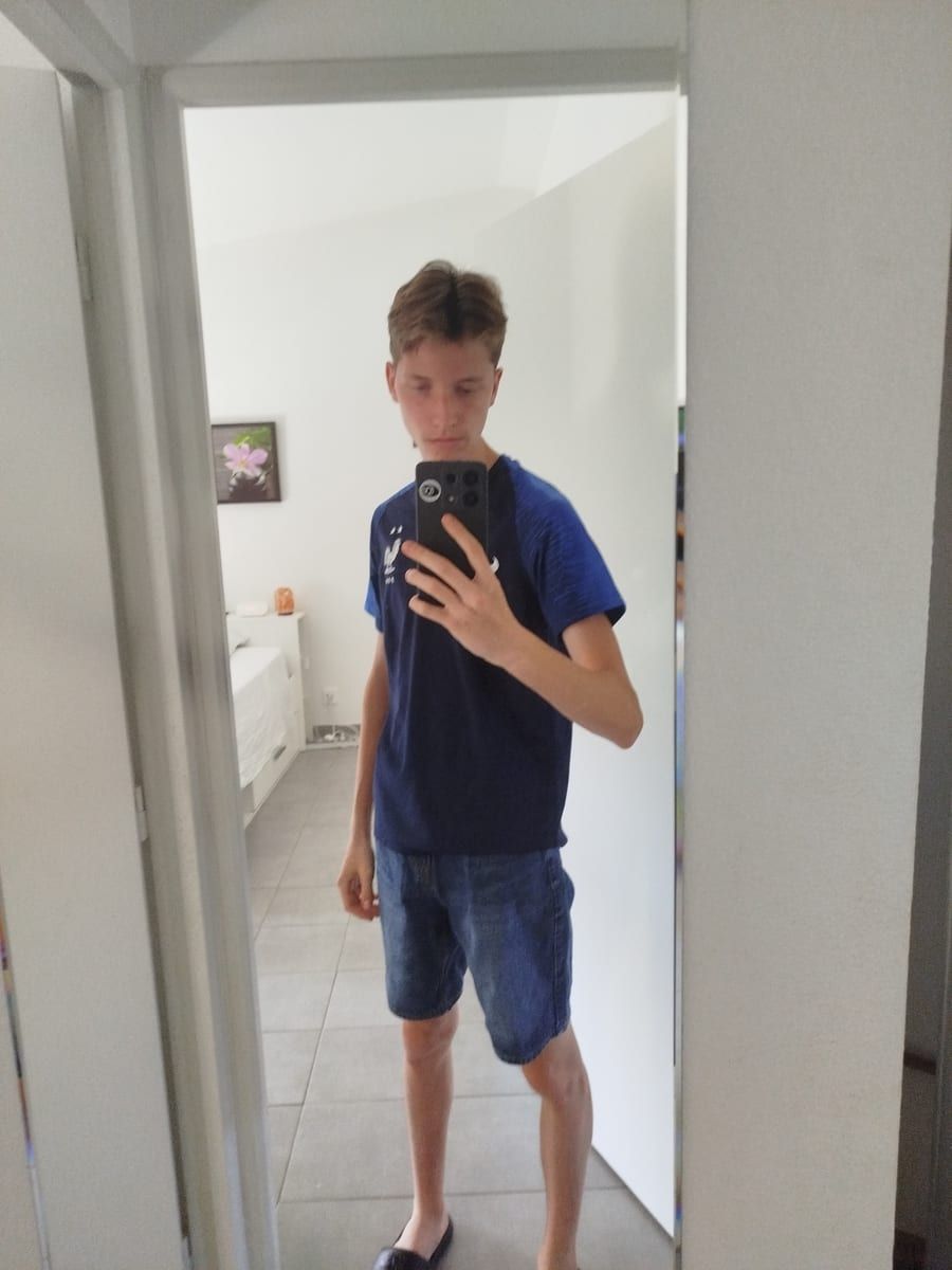 Maturin - Jeune gay à Lostallo Profil de Maturin, 40 ans, Jeune gay à Lostallo (Grisons)