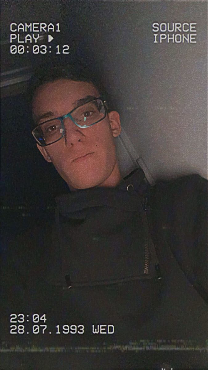 Jems - Jeune gay à Sool Profil de Jems, 34 ans, Jeune gay à Sool (Glaris)
