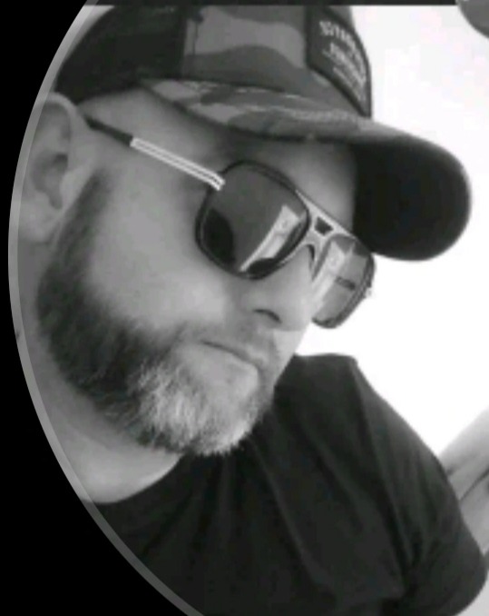 Zindine - Jeune gay à Perrefitte Profil de Zindine, 28 ans, Jeune gay à Perrefitte (Berne)