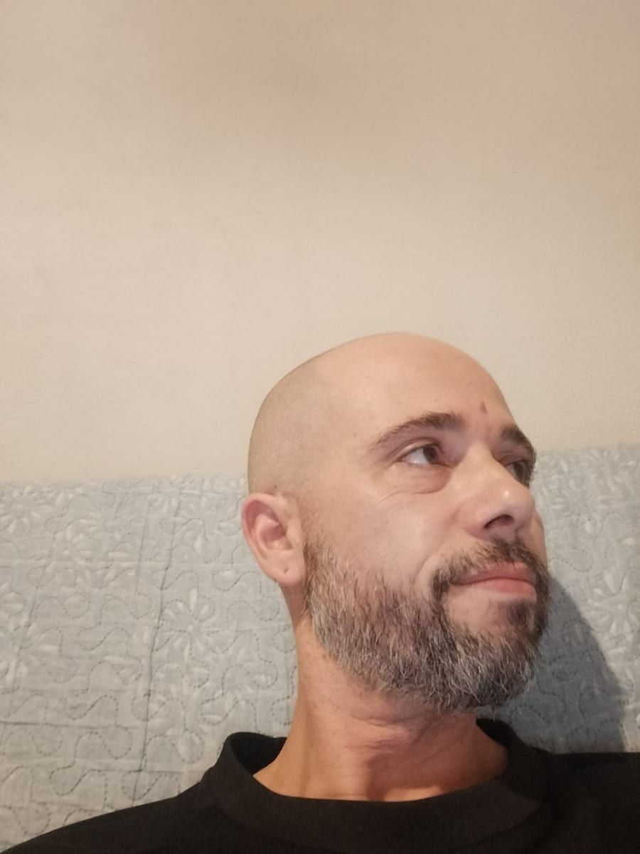 Profil de Yordan, 27 ans, Jeune gay à Rueras (Grisons)