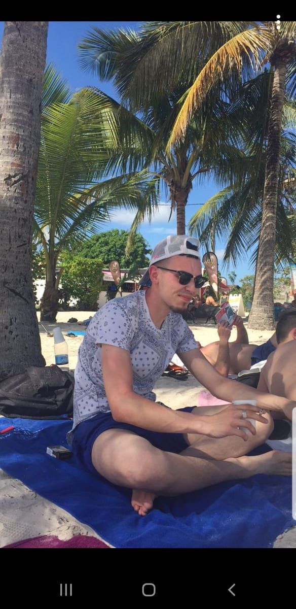 France - Jeune gay à Sent Profil de France, 39 ans, Jeune gay à Sent (Grisons)
