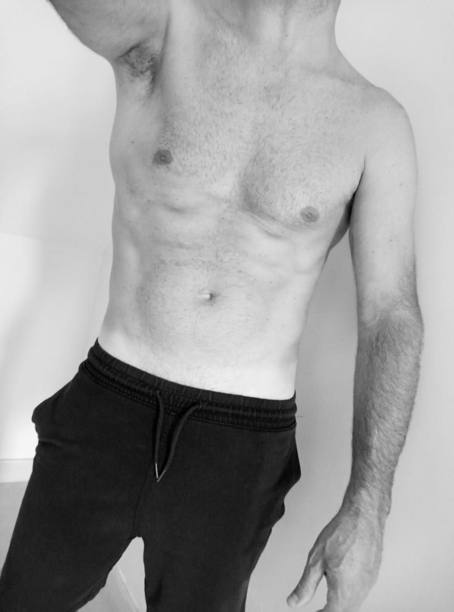 Melvinn - Jeune gay à Sur Profil de Melvinn, 28 ans, Jeune gay à Sur (Grisons)