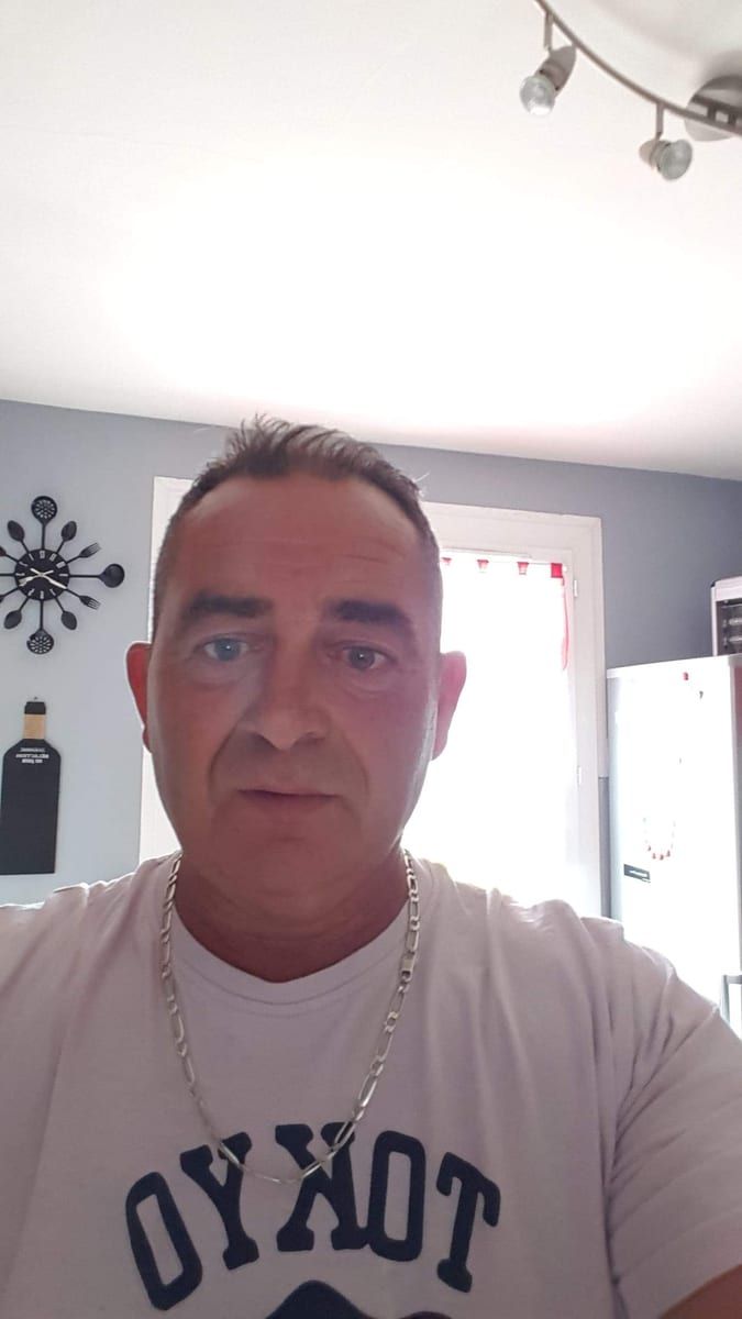 Jugurtha - Jeune gay à Chamby Profil de Jugurtha, 29 ans, Jeune gay à Chamby (Vaud)