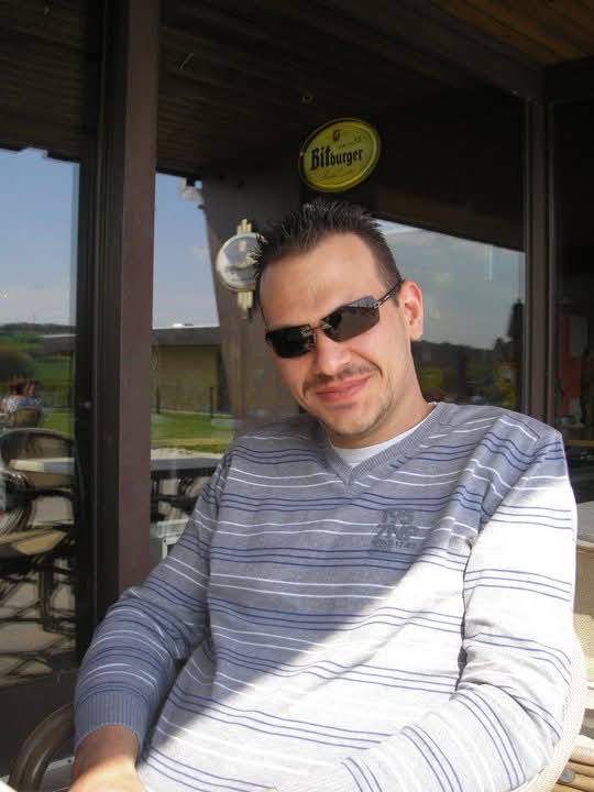 Israel - Jeune gay à Flond Profil de Israel, 25 ans, Jeune gay à Flond (Grisons)