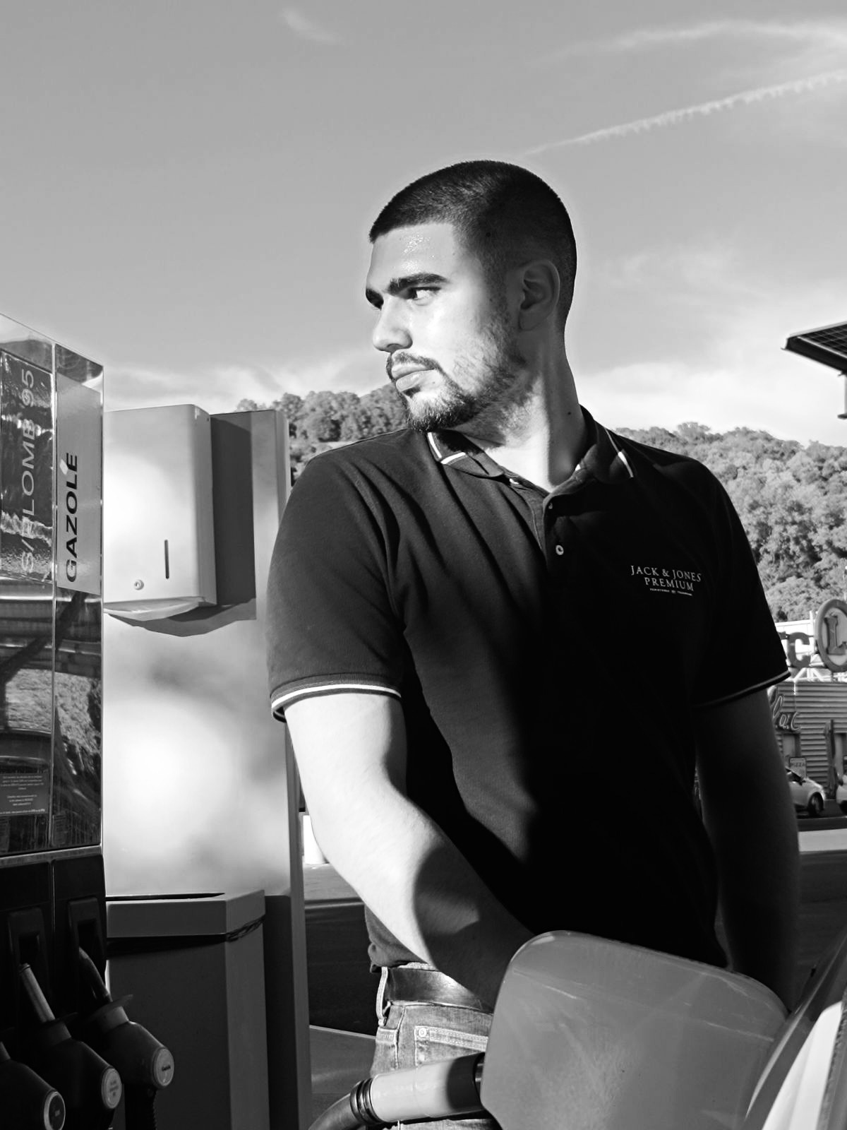 Alpay - Jeune gay à Sedrun Profil de Alpay, 28 ans, Jeune gay à Sedrun (Grisons)