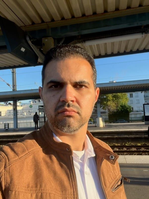 Mahamet - Jeune gay à Andiast Profil de Mahamet, 39 ans, Jeune gay à Andiast (Grisons)