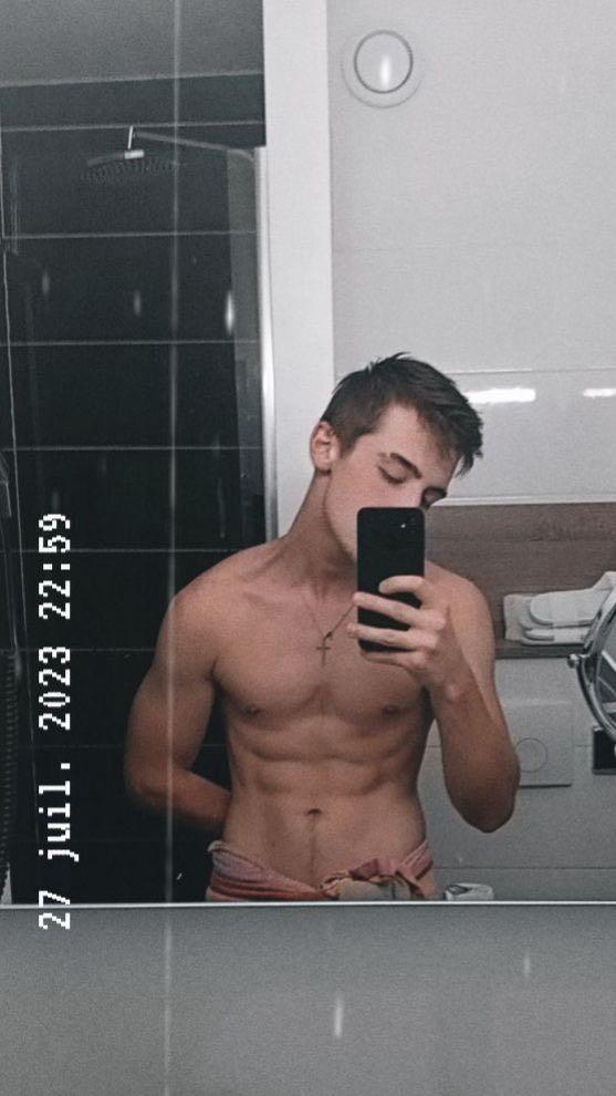 Lancine - Jeune gay à Puplinge Profil de Lancine, 34 ans, Jeune gay à Puplinge (Genève)