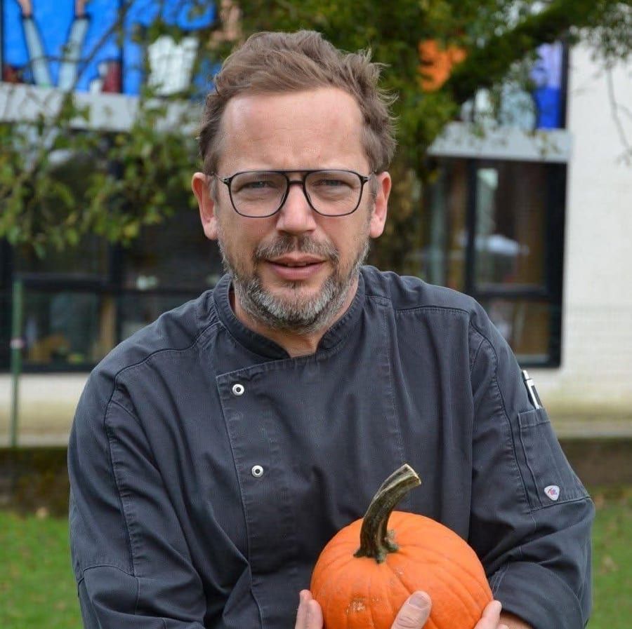 Lucas - Jeune gay à Igis Profil de Lucas, 35 ans, Jeune gay à Igis (Grisons)
