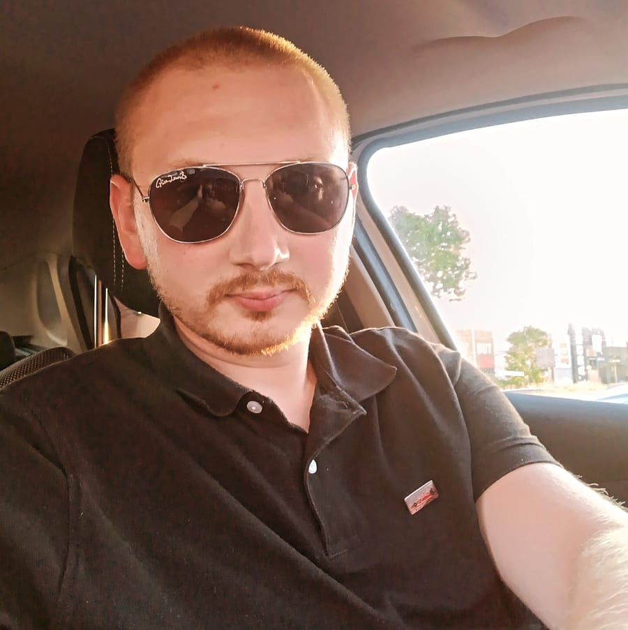 Sikhou - Jeune gay à Trun Profil de Sikhou, 24 ans, Jeune gay à Trun (Grisons)