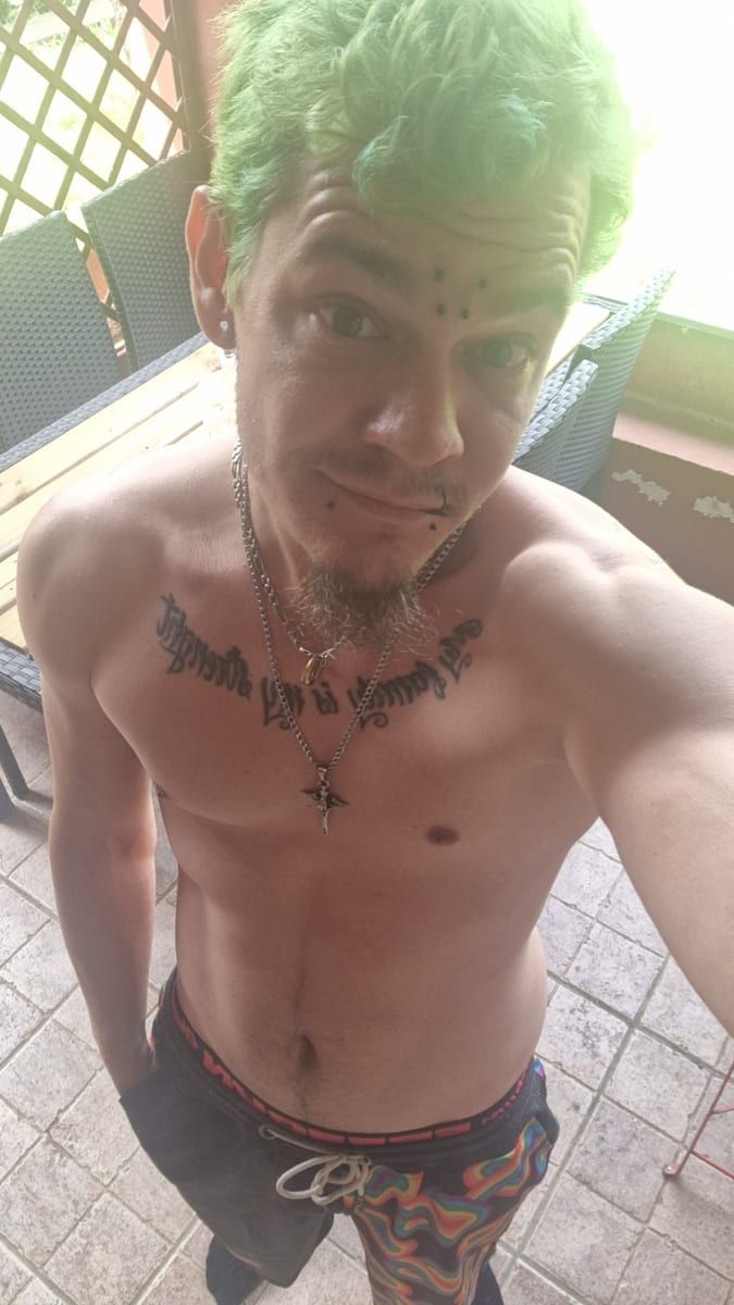 Profil de Taissir, 44 ans, Jeune gay à Longirod (Vaud)