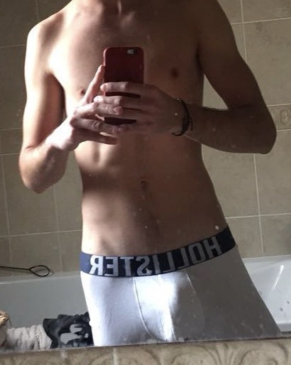 Riadh - Jeune gay à Bever Profil de Riadh, 26 ans, Jeune gay à Bever (Grisons)