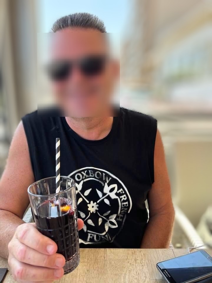 Aghilas - Jeune gay à Scheid Profil de Aghilas, 28 ans, Jeune gay à Scheid (Grisons)