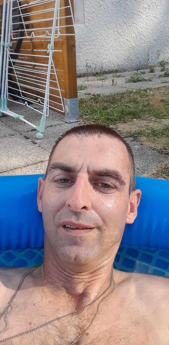 Sidiya - Jeune gay à Intschi Profil de Sidiya, 43 ans, Jeune gay à Intschi (Uri)