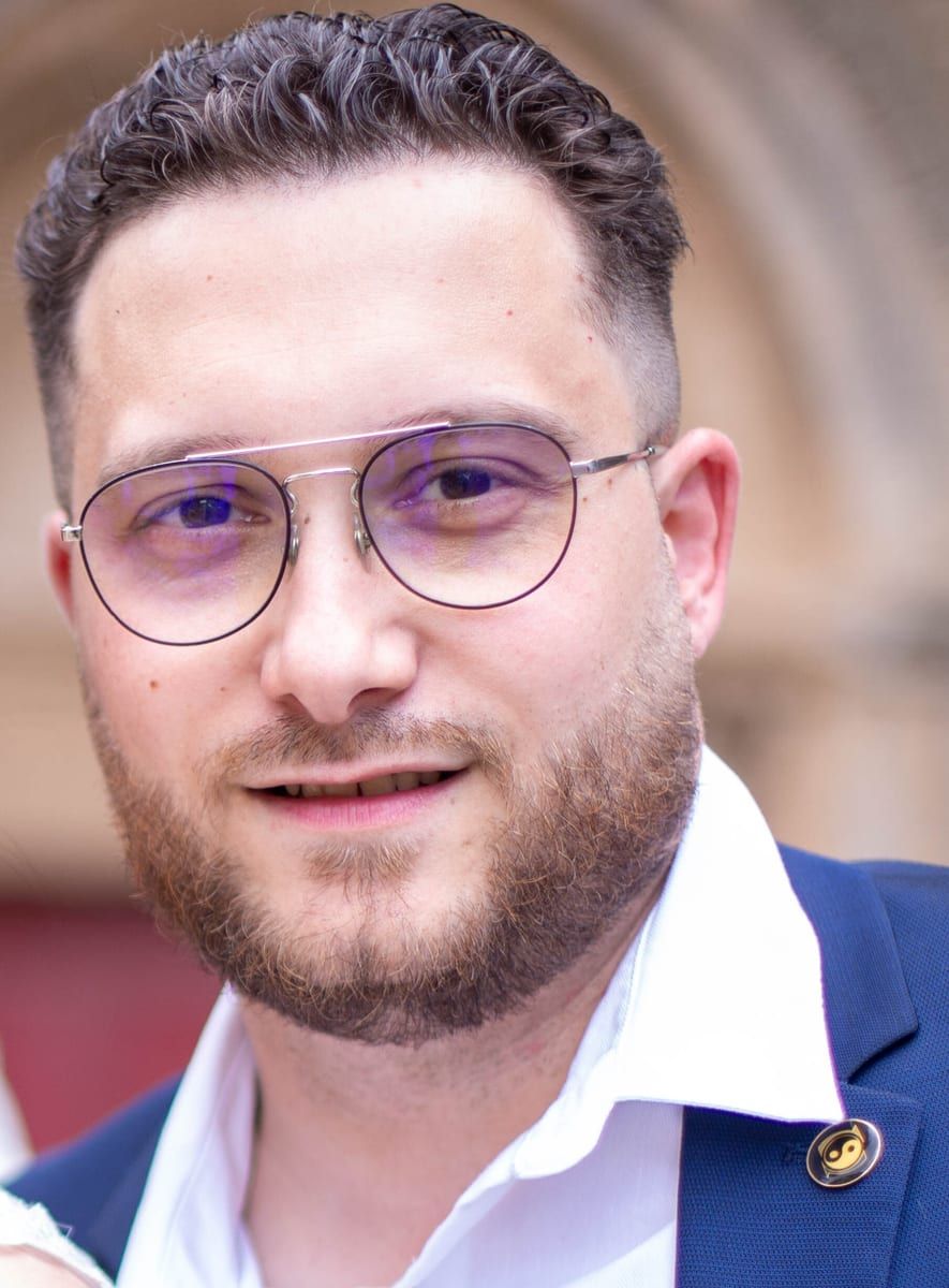 Benigno - Jeune gay à Lostallo Profil de Benigno, 29 ans, Jeune gay à Lostallo (Grisons)