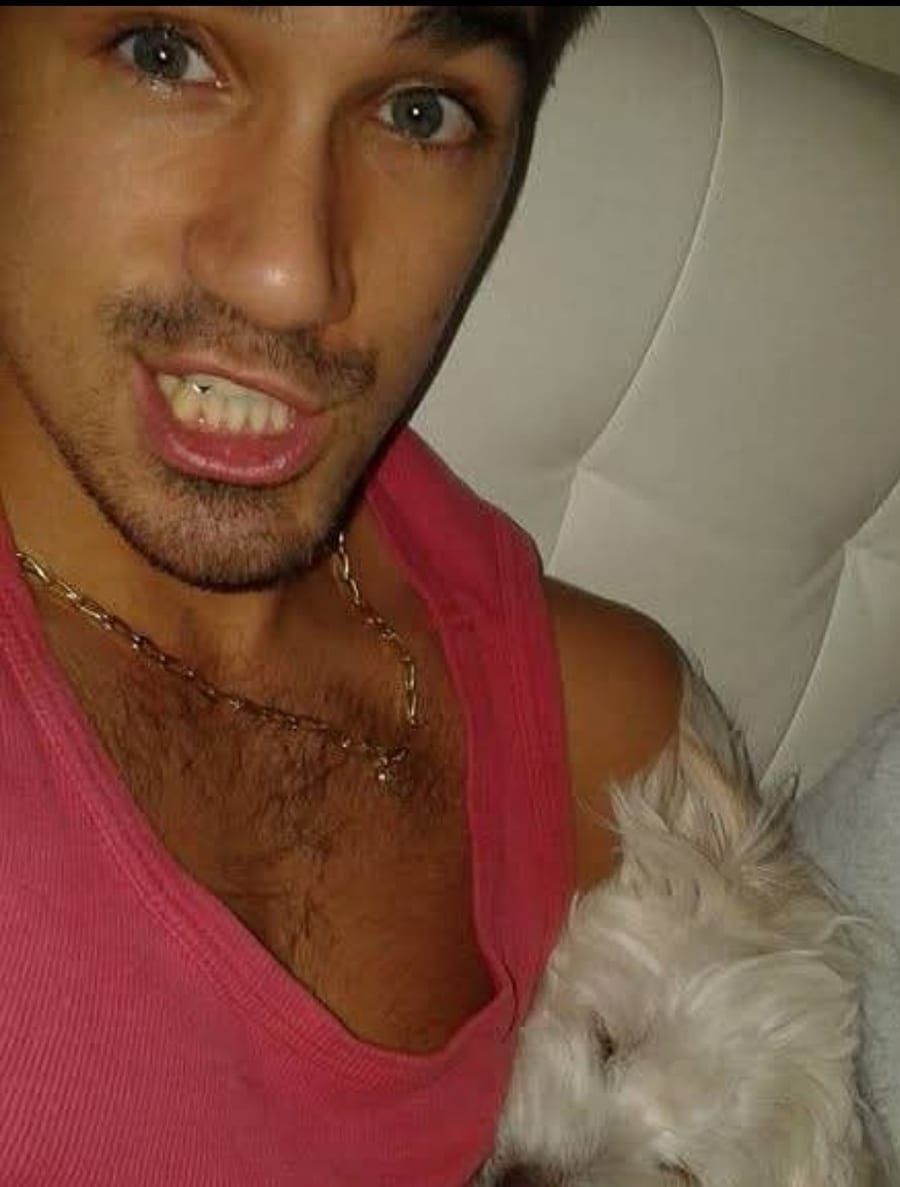 Illian - Jeune gay à Champfèr Profil de Illian, 28 ans, Jeune gay à Champfèr (Grisons)