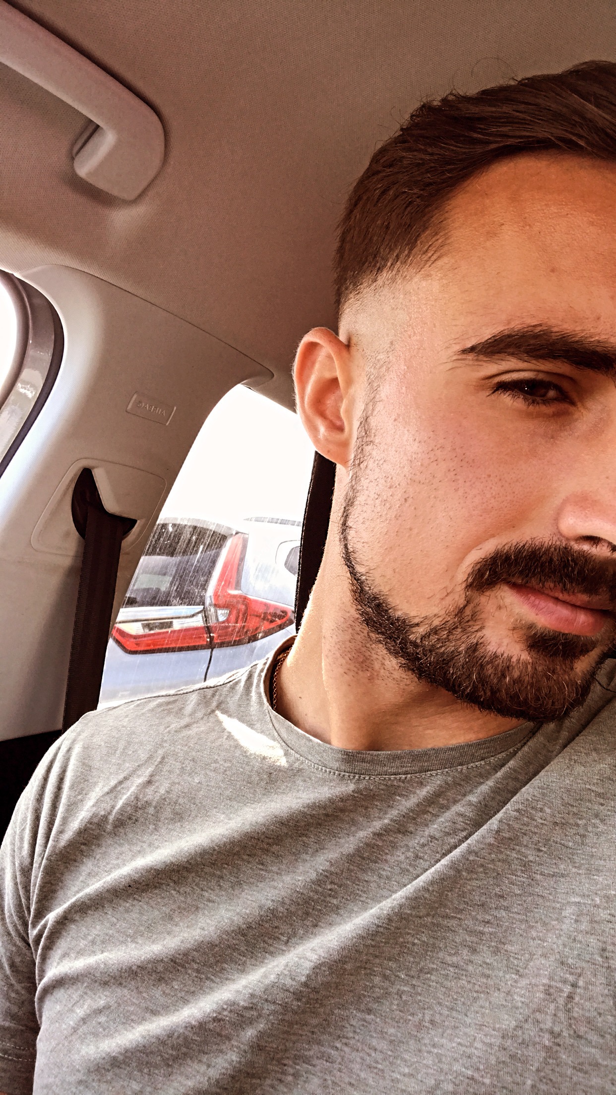 Richard - Jeune gay à Chamby Profil de Richard, 26 ans, Jeune gay à Chamby (Vaud)