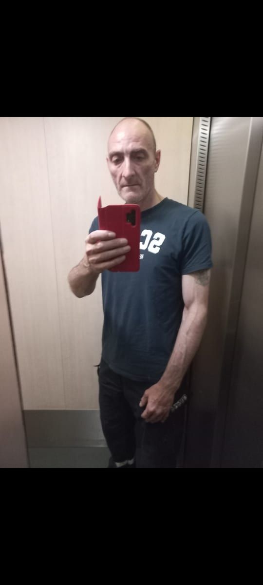 Cension - Jeune gay à Lü Profil de Cension, 23 ans, Jeune gay à Lü (Grisons)