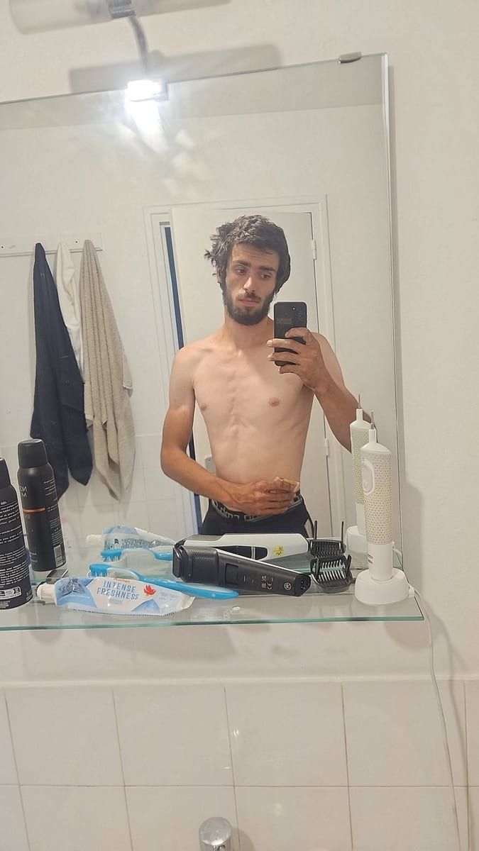 Baudoin - Jeune gay à Dalin Profil de Baudoin, 23 ans, Jeune gay à Dalin (Grisons)
