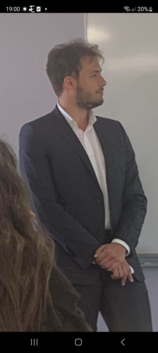 Kersley - Jeune gay à Bever Profil de Kersley, 36 ans, Jeune gay à Bever (Grisons)