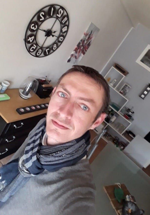 Mamedy - Jeune gay à Bollodingen Profil de Mamedy, 22 ans, Jeune gay à Bollodingen (Berne)