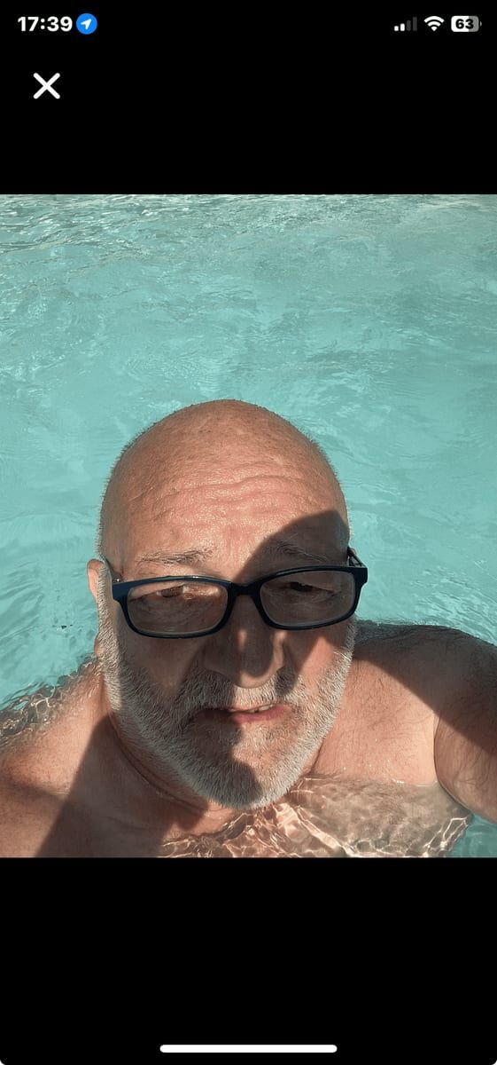Olaf - Jeune gay à Sarreyer Profil de Olaf, 30 ans, Jeune gay à Sarreyer (Valais)