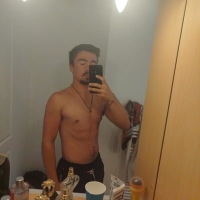 Ziya - Jeune gay à Sedrun Profil de Ziya, 23 ans, Jeune gay à Sedrun (Grisons)
