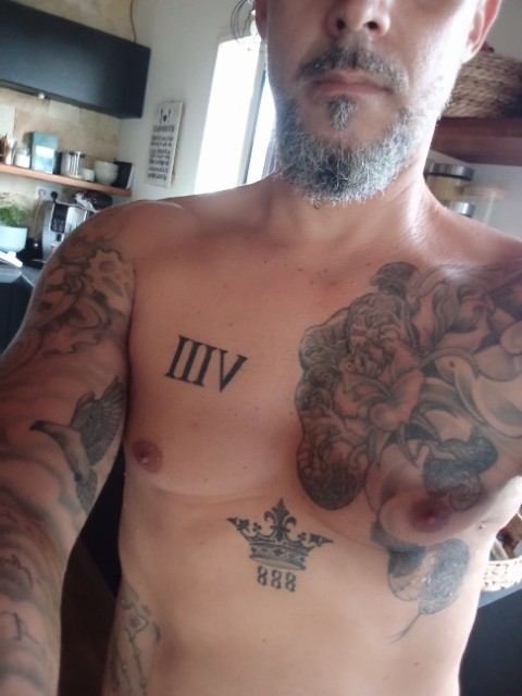 Zigmunt - Jeune gay à Puplinge Profil de Zigmunt, 28 ans, Jeune gay à Puplinge (Genève)