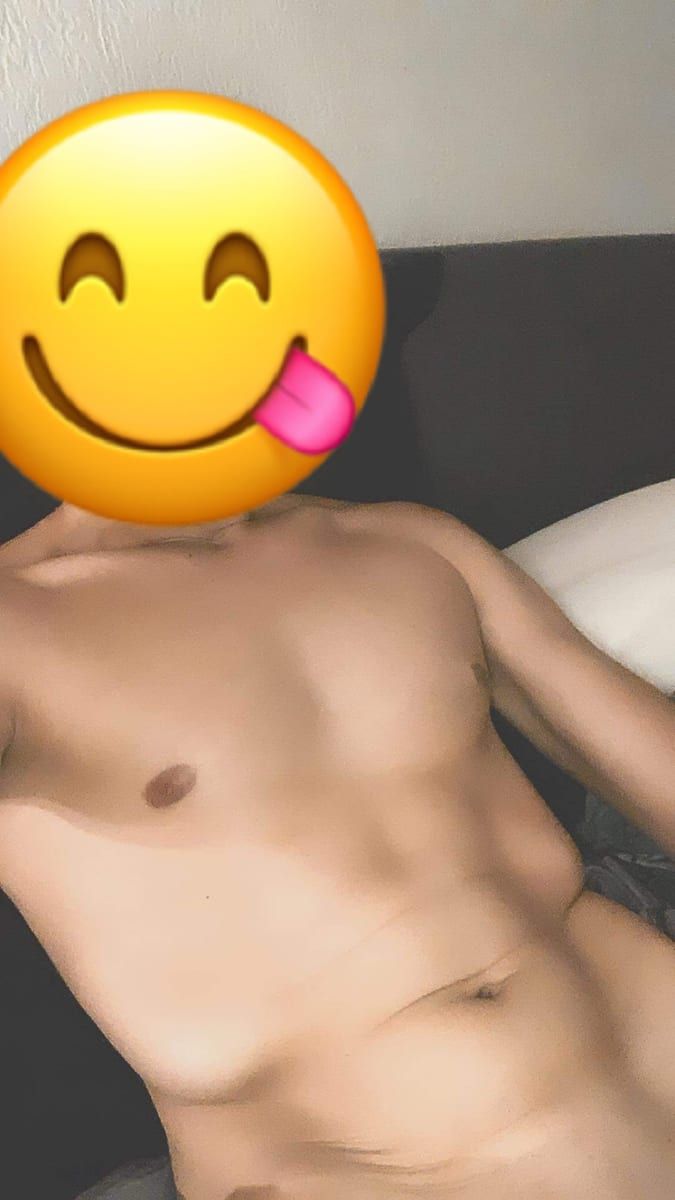 Allister - Jeune gay à Ulrichen Profil de Allister, 27 ans, Jeune gay à Ulrichen (Valais)